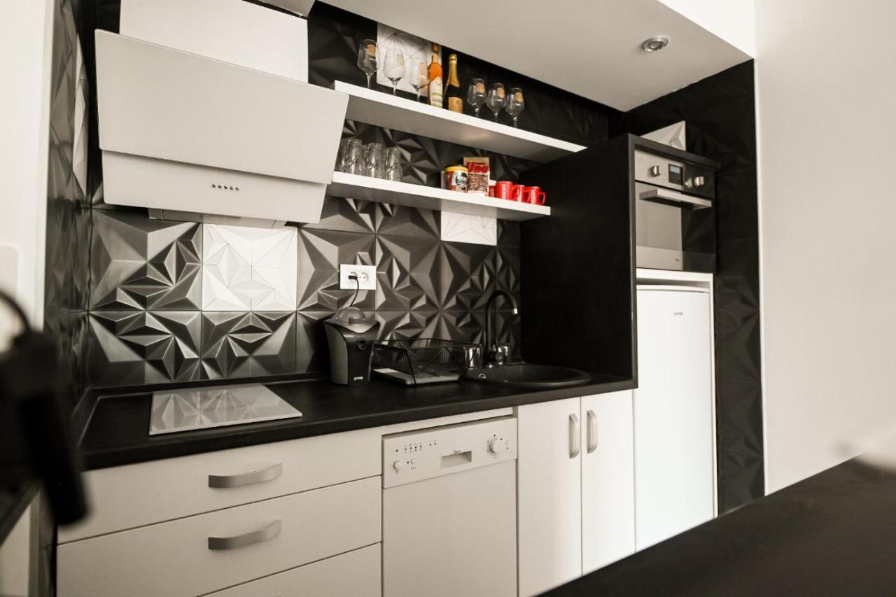 Chill Out Apartment Novi Sad Buitenkant foto