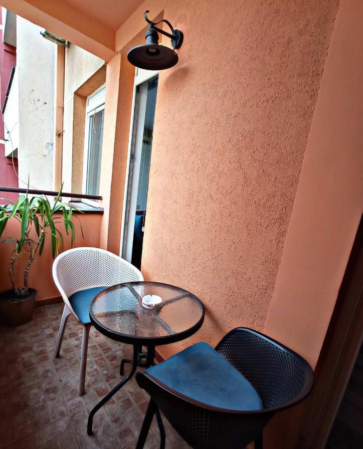 Chill Out Apartment Novi Sad Buitenkant foto