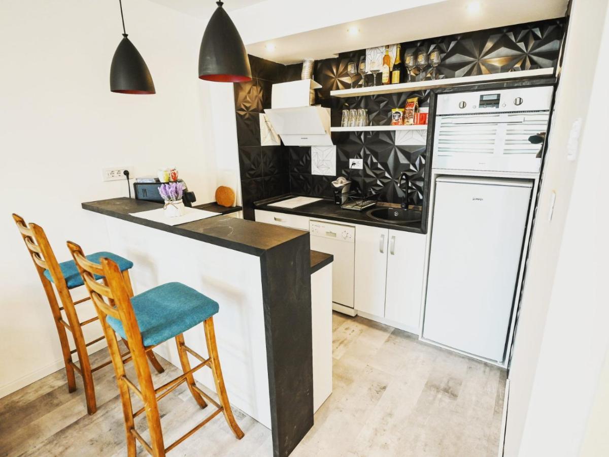 Chill Out Apartment Novi Sad Buitenkant foto