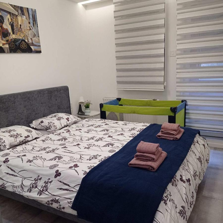 Chill Out Apartment Novi Sad Buitenkant foto
