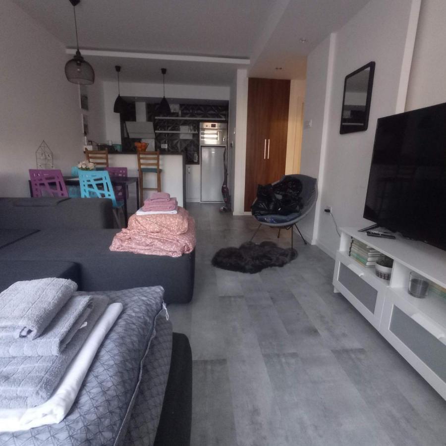 Chill Out Apartment Novi Sad Buitenkant foto